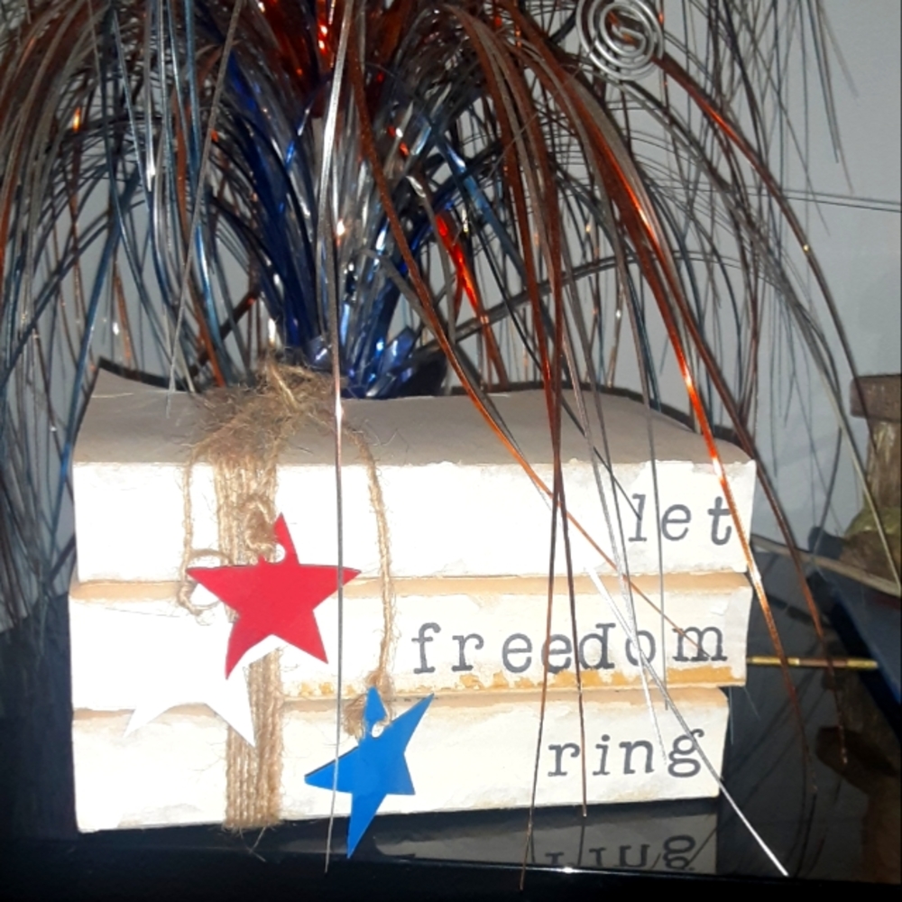 Patriotic Book Decor